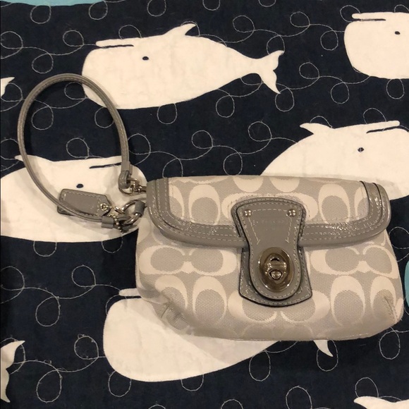 Coach wristlet - Picture 6 of 6